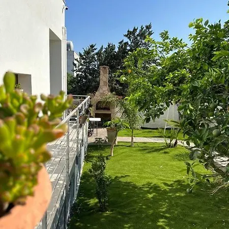 Lamarticata-likeshome Garden