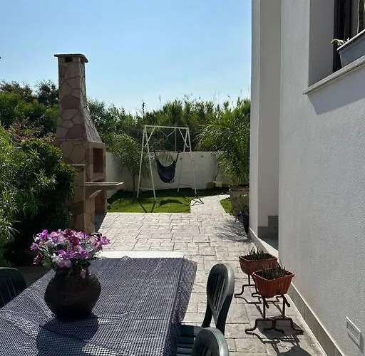 Lamarticata-likeshome Garden Daire *