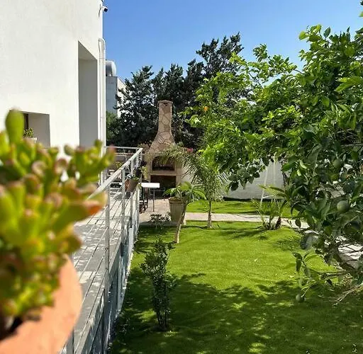 Lamarticata-likeshome Garden